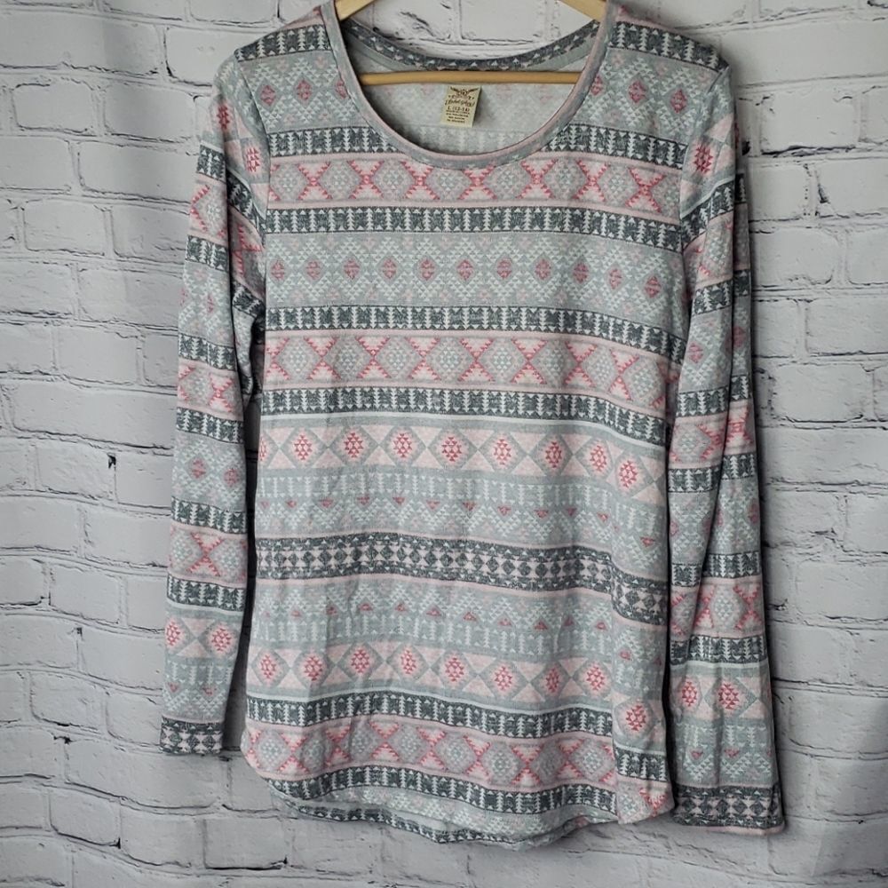 ‎Faded Glory Longsleeve